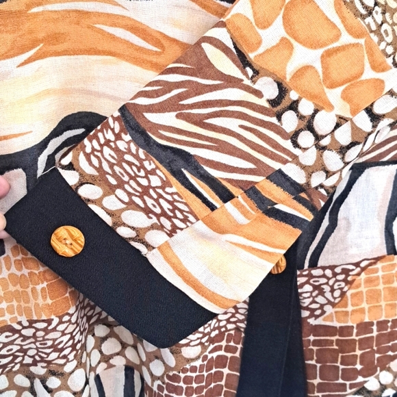 Brenda Goode Animal Print Long Sleeve Button Down Blouse Size Large - Picture 3 of 5